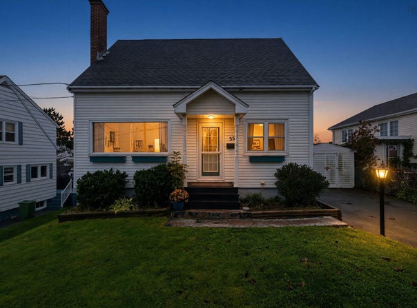 35 Arvida Avenue, Halifax, Nova Scotia B3R1K7