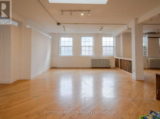 323 King Street Eas, Hamilton, ON, Hamilton (beasley), Ontario L8N-1C1