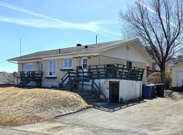 61 Boul. de la Montagne, Gaspé, Quebec G4X1K3