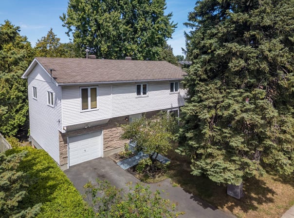 6900 Av. Barry, Brossard, Quebec J4Z1V1