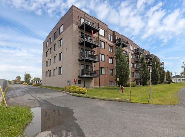 1691 Route Marie-Victorin, Varennes, Quebec J3X0C9