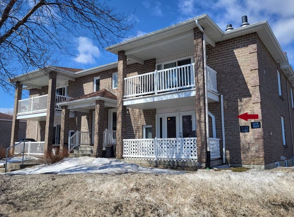 1217 Rue de l'Aigue-Marine, Charlesbourg, Quebec G2L2W3