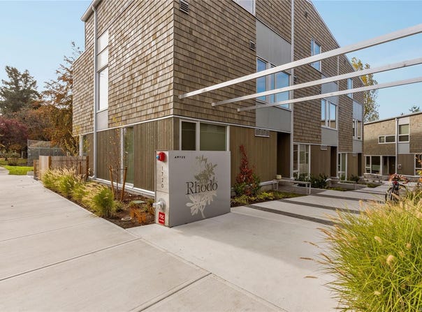 1720 Fairfield Rd 105, Victoria, British Columbia V8S 1G3