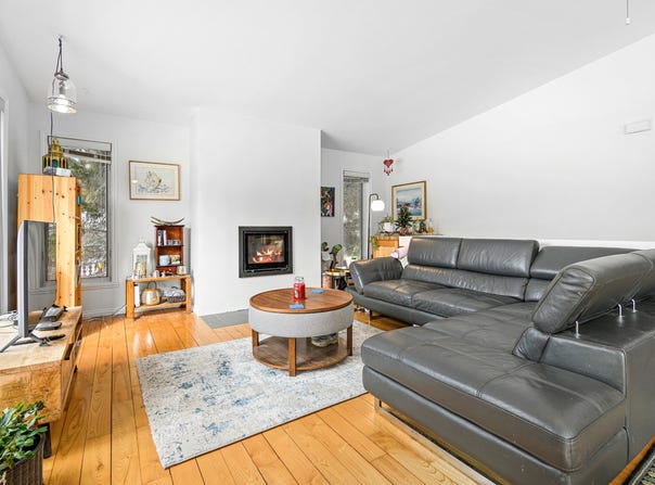 84-84A Ch. du Vallon, Saint-Sauveur, Quebec J0R1R3