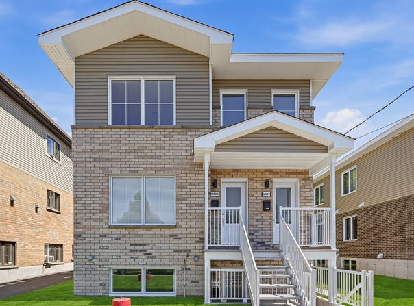 3803 3807 Grand Boulevard, Longueuil (Saint-Hubert), Quebec J4T 2M3