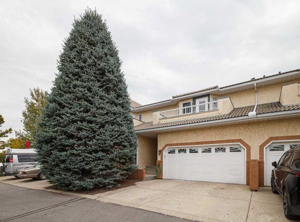 7 Richelieu Court SW, Calgary, Alberta T3E 7E9
