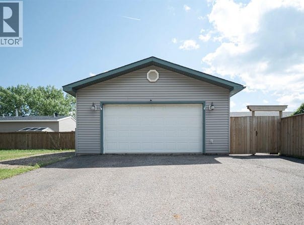 125 Greenwich Lane, Fort McMurray, Alberta T9H3Z2