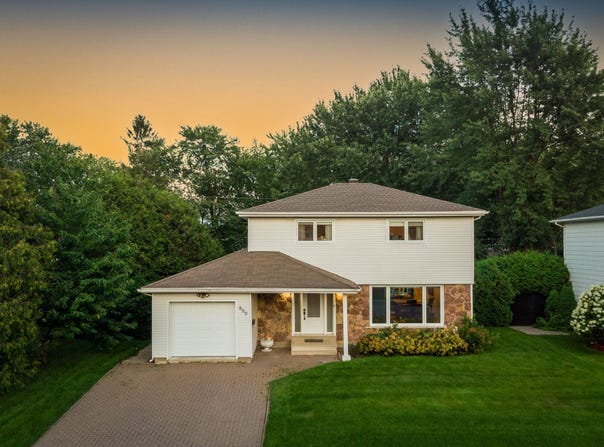 899 Rue Carleton, Chambly, Quebec J3L 2Y1