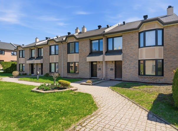 75 Av. Elm 2, Beaconsfield, Quebec H9W 6C6