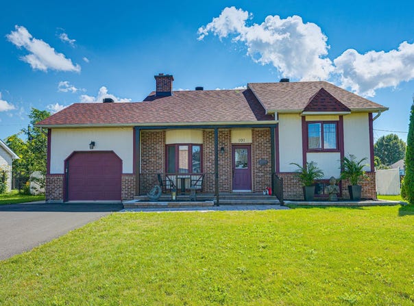 101 Rue Rapin, Salaberry-de-Valleyfield, Quebec J6S5M4