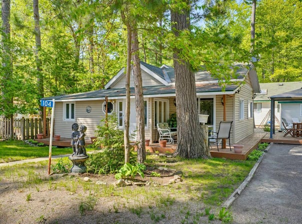 104 Ch. River, Bristol, Quebec J0X 1G0