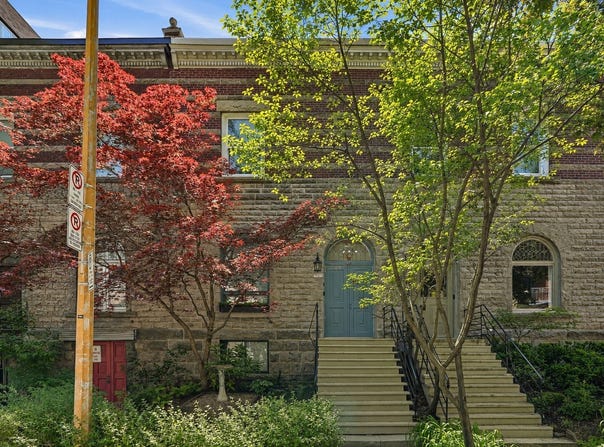 254 Av. Olivier, Westmount, Quebec H3Z 2C8