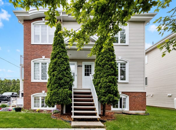 5109 Rue des Ormes, Sainte-Catherine, Quebec J5C1L4