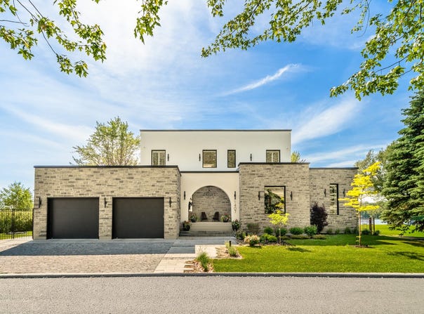 1407 Rue de Noyan, Saint-Jean-sur-Richelieu, Quebec J2X 4X9