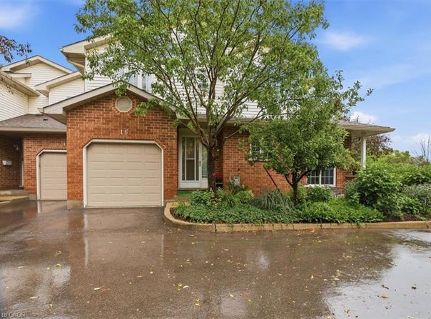 229 Baker Street 16, Waterloo, Ontario N2T 2R4
