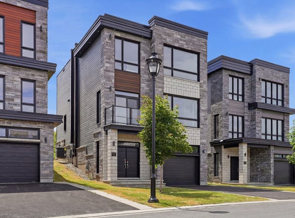 37 Rue du Rivage, Hull, Quebec J8Z3R1