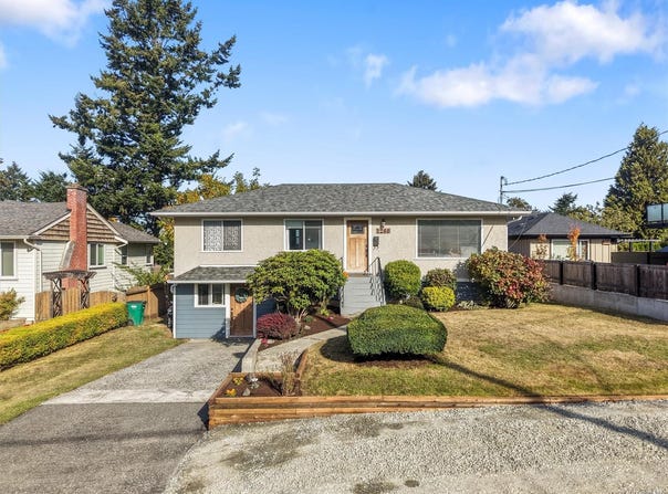 1260 Garkil Rd, Saanich, British Columbia V8P 2L3