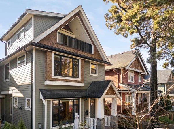 1220 E 11th Avenue, Vancouver, British Columbia V5T 2G3
