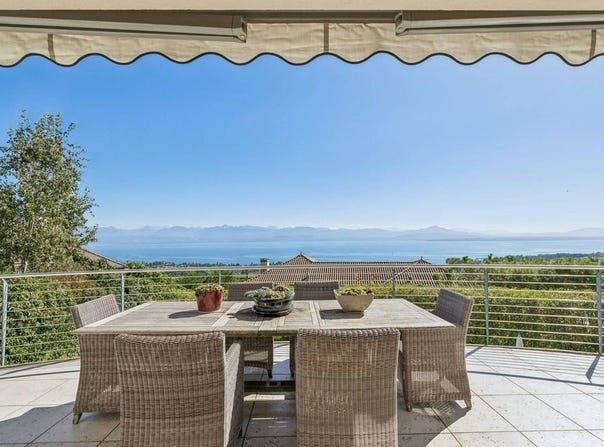 Mont-sur-Rolle, Vaud 1185