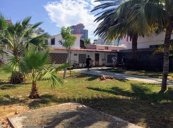 REMODELED 2BR HOUSE IN A BIG LOT 5,300 SQ FEET Ave. Rocafuerte y calle Las Americas, Salinas, Santa Elena