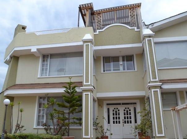 Elegant Cumbayá Home with Volcano Views & Luxurious Comfort, Quito, Pichincha