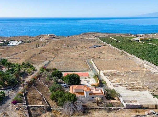 Adeje, Canary Islands 38678
