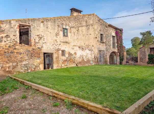 Mont-ras, Catalonia 17253