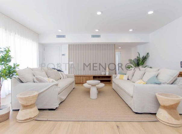 Es Mercadal, Balearic Islands 07740