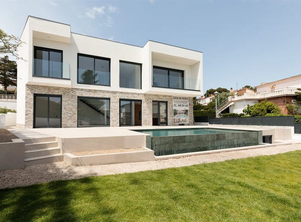 Calafell, Catalonia 43820