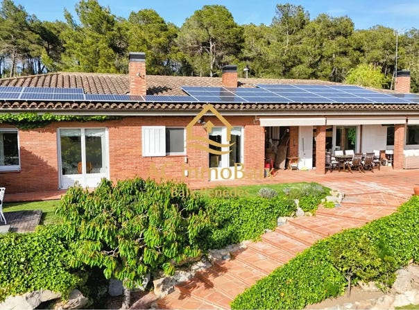 Begues, Catalonia 08859