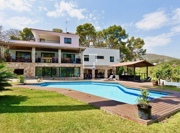 Castelldefels, Catalonia 08860