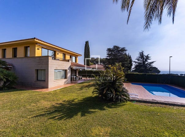 Alella, Catalonia 08328