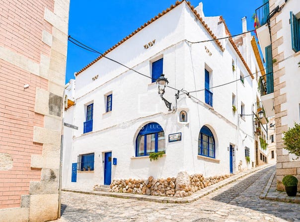 Sitges, Catalonia 08870