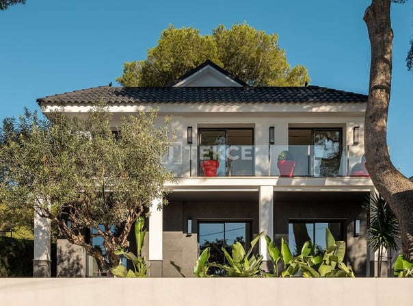 Castelldefels, Catalonia 08860