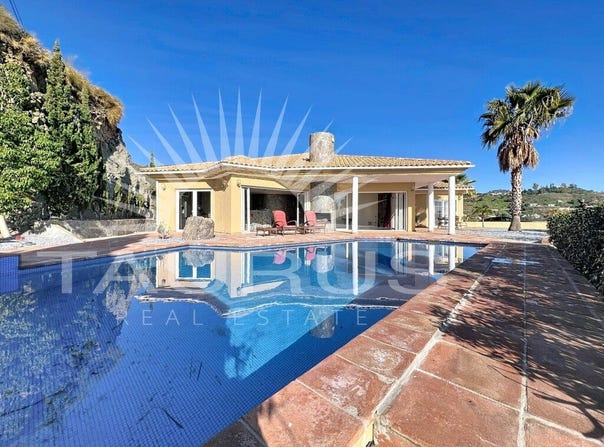 Algarrobo, Andalusia 29750