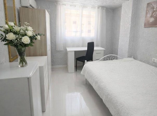 Valencia, Valencian Community 46015