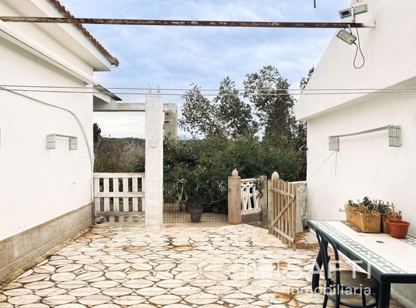 Llombai, Valencian Community 46195