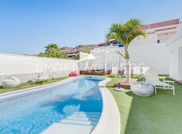 Arona, Canary Islands 38640