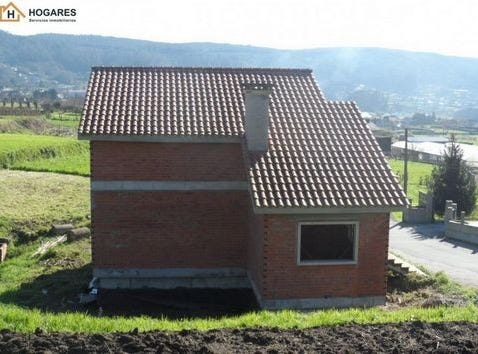 Tomino, Pontevedra