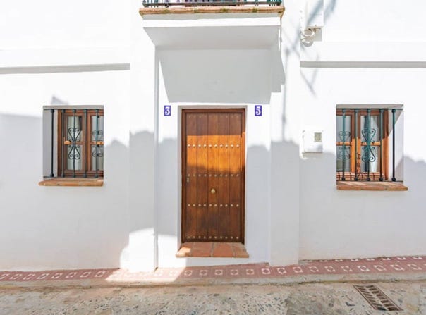 Tarifa, Andalusia 11380