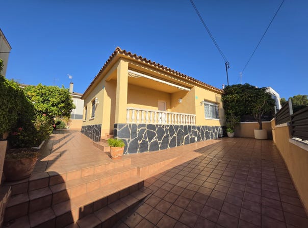 Cal Cego, Cunit, Catalonia 43881