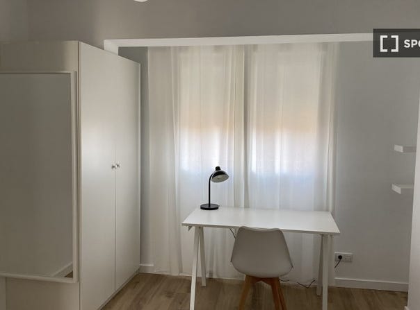 valencia, Valencian Community 46011