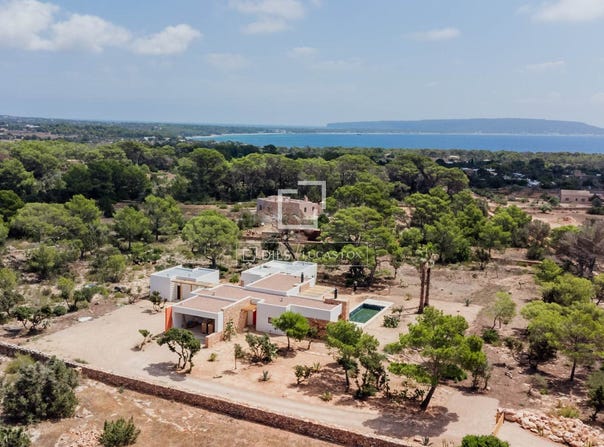 Es Calo, Balearic Islands 07872