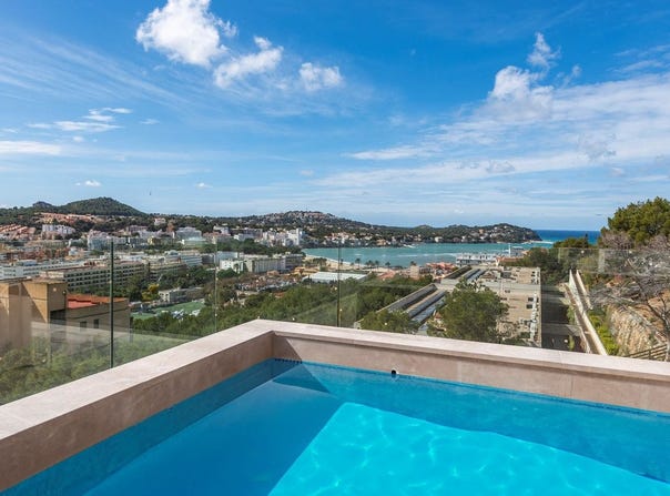 Calvià, Balearic Islands 07184