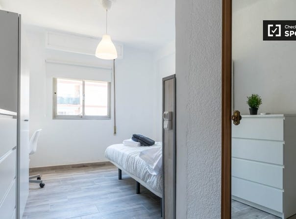 valencia, Valencian Community 46021