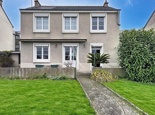 TRELAZE, Pays de la Loire 49800