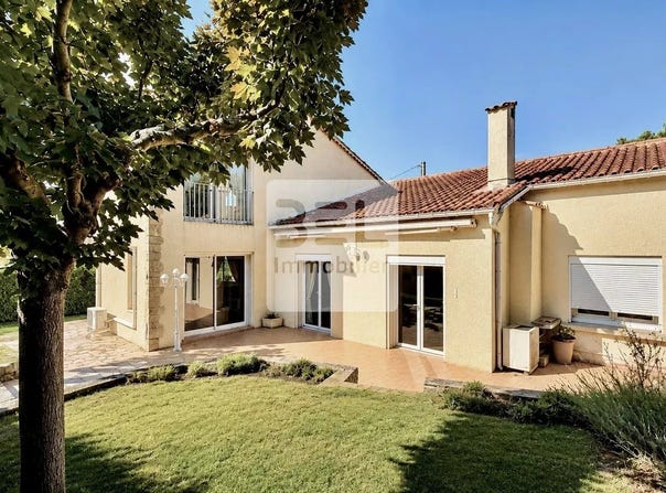 Bagnols-sur-Cèze, Languedoc-Roussillon 30200