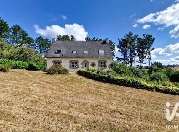 Plounévézel, Brittany 29270