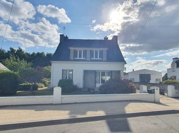 Ploemel, Brittany 56400