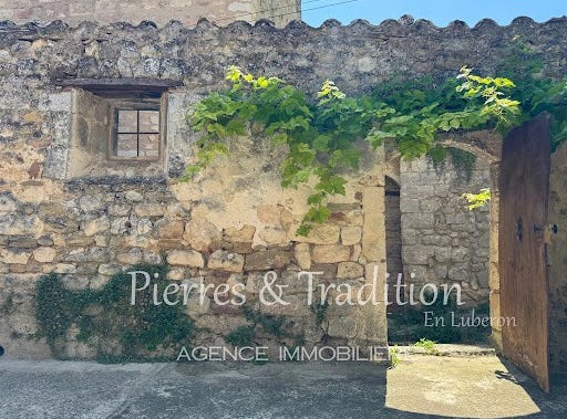 Oppède, Provence-Alpes-Côte d'Azur 84580
